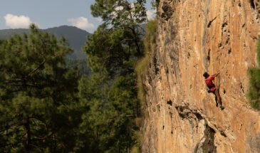 Rock climbing in Nepal